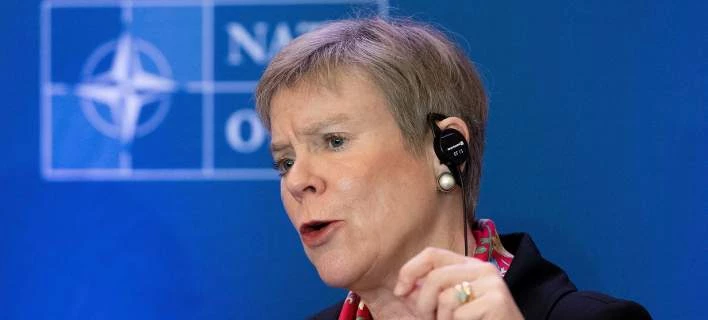 Στην Ελλάδα η αναπληρώτρια γενική γραμματέας του ΝΑΤΟ -Συνάντηση με Παυλόπουλο και Καμμένο